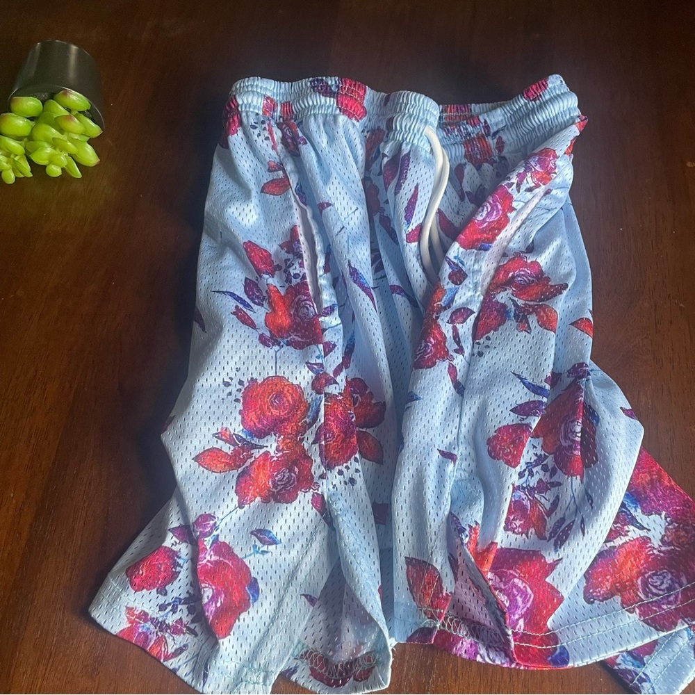 Ryoko Rain Blue Shorts With Roses Floral Print Size XL - Picture 11 of 13